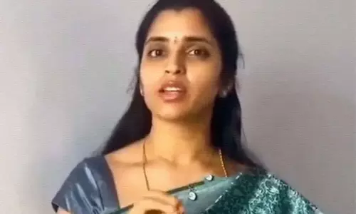 Betting Apps Case : బెట్టింగ్ యాప్ కేసులో పోలీసుల విచారణకు హాజరైన శ్యామల