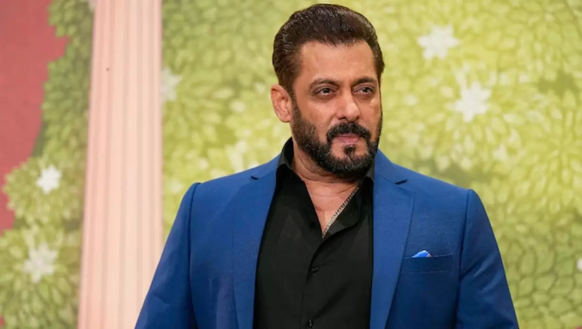 Salman Khan: కారులో బాంబు పెట్టి చంపేస్తాం..సల్మాన్ ఖాన్ కు మరోసారి బెదిరింపు మెసేజ్ Salman Khan: కారులో బాంబు పెట్టి చంపేస్తాం..సల్మాన్ ఖాన్ కు మరోసారి బెదిరింపు మెసేజ్