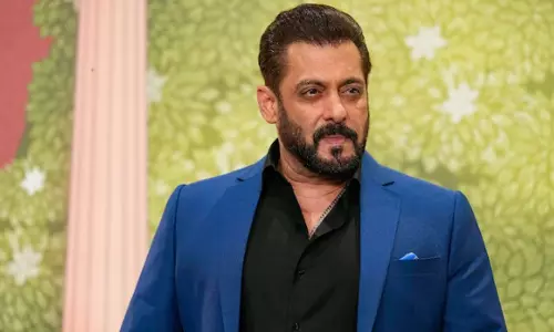 Salman Khan: కారులో బాంబు పెట్టి చంపేస్తాం..సల్మాన్ ఖాన్ కు మరోసారి బెదిరింపు మెసేజ్ Salman Khan: కారులో బాంబు పెట్టి చంపేస్తాం..సల్మాన్ ఖాన్ కు మరోసారి బెదిరింపు మెసేజ్