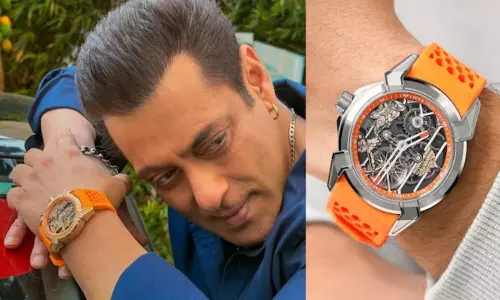 Salman Khan: రామమందిరం డిజైన్తో సల్మాన్ ఖాన్ వాచ్...ధర ఎంతో తెలిస్తే నోరెళ్లబెడతారు Salman Khan: రామమందిరం డిజైన్తో సల్మాన్ ఖాన్ వాచ్...ధర ఎంతో తెలిస్తే నోరెళ్లబెడతారు