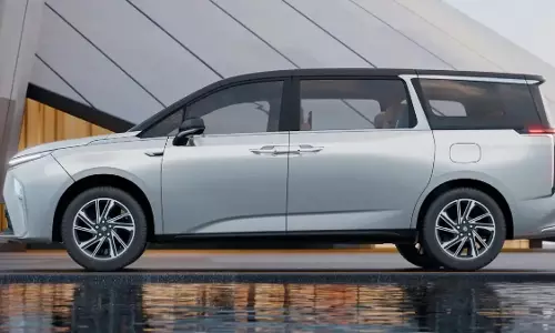 MG M9 Luxury MPV Booking Start: ఎంజీ కొత్త ఎలక్ట్రిక్ కార్ .. ఫుల్ ఛార్జ్‌పై  430కిమీ రేంజ్.. బుకింగ్స్ షురూ..!