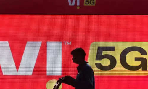 Vodafone Idea: టెలికాం రంగంలో సంచలనం.. వొడాఫోన్ ఐడియాకు ప్రభుత్వ చేయూత Vodafone Idea: టెలికాం రంగంలో సంచలనం.. వొడాఫోన్ ఐడియాకు ప్రభుత్వ చేయూత