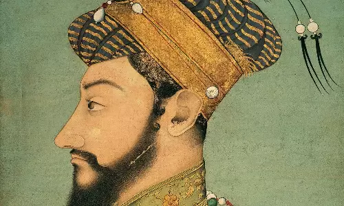 Dont Read History on WhatsApp Raj Thackeray on Row Over Aurangzeb Tomb