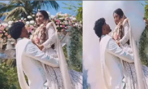 Viral Video: ప్రాణాల మీదికి తెచ్చిన ప్రీ వెడ్డింగ్ షూట్.. షాకింగ్ వీడియో..! Viral Video: ప్రాణాల మీదికి తెచ్చిన ప్రీ వెడ్డింగ్ షూట్.. షాకింగ్ వీడియో..!