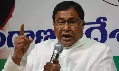 కేబినెట్ విస్తరణలో హైదరాబాద్, రంగారెడ్డి జిల్లాలకు ప్రాధాన్యత ఇవ్వాలి: ఖర్గేకు జానా లేఖ కేబినెట్ విస్తరణలో హైదరాబాద్, రంగారెడ్డి జిల్లాలకు ప్రాధాన్యత ఇవ్వాలి: ఖర్గేకు జానా లేఖ