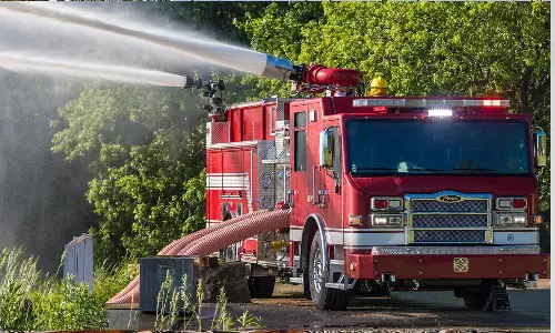 గుజరాత్ బాణసంచా ఫ్యాక్టరీలో పేలుడు:18 మంది మృతి గుజరాత్ బాణసంచా ఫ్యాక్టరీలో పేలుడు:18 మంది మృతి