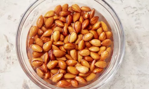 Sugar: షుగర్ వ్యాధిగ్రస్తులు నానబెట్టిన బాదం పప్పు తింటే ఏమవుతుందో తెలుసా?