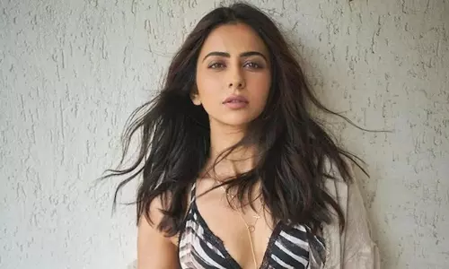 Rakul Preet Singh: ఎన్ని కష్టాలొచ్చినా ముందుకు సాగాల్సిందే.. రకుల్ ఆసక్తికర వ్యాఖ్యలు Rakul Preet Singh: ఎన్ని కష్టాలొచ్చినా ముందుకు సాగాల్సిందే.. రకుల్ ఆసక్తికర వ్యాఖ్యలు