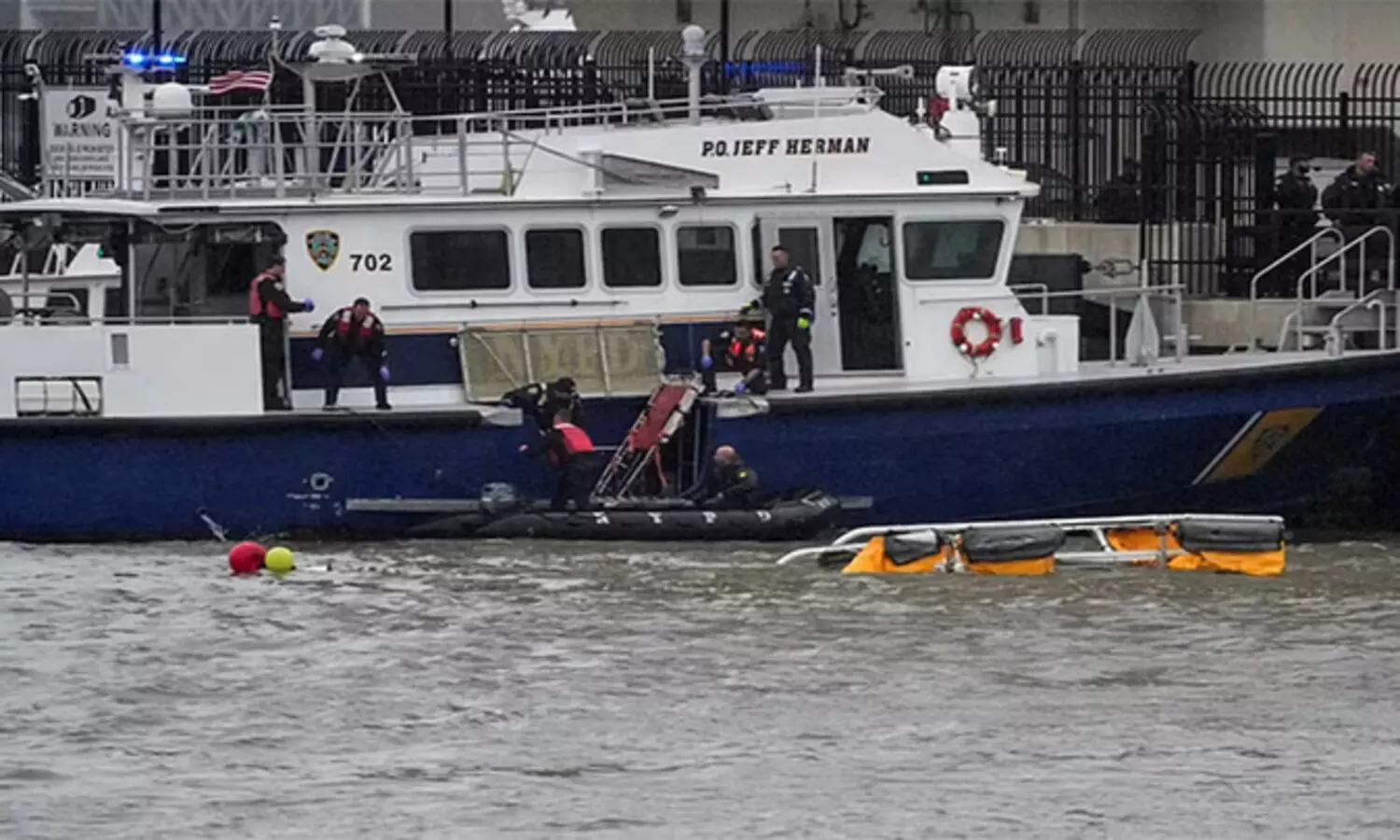 Helicopter Crash: న్యూయార్క్ లో ఘోర ప్రమాదం..హెలికాప్టర్ కూలి ఆరుగురు దుర్మరణం