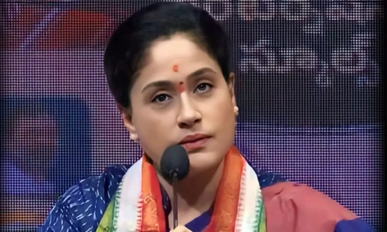 Vijayashanti: ఎమ్మెల్సీ విజయశాంతి దంపతులకు బెదిరింపులు.. నరకం అంటే ఏంటో చూపిస్తా అంటూ.. Vijayashanti: ఎమ్మెల్సీ విజయశాంతి దంపతులకు బెదిరింపులు.. నరకం అంటే ఏంటో చూపిస్తా అంటూ..