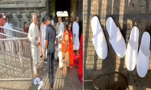 Tirumal Devotee Enters Temple With Chappals