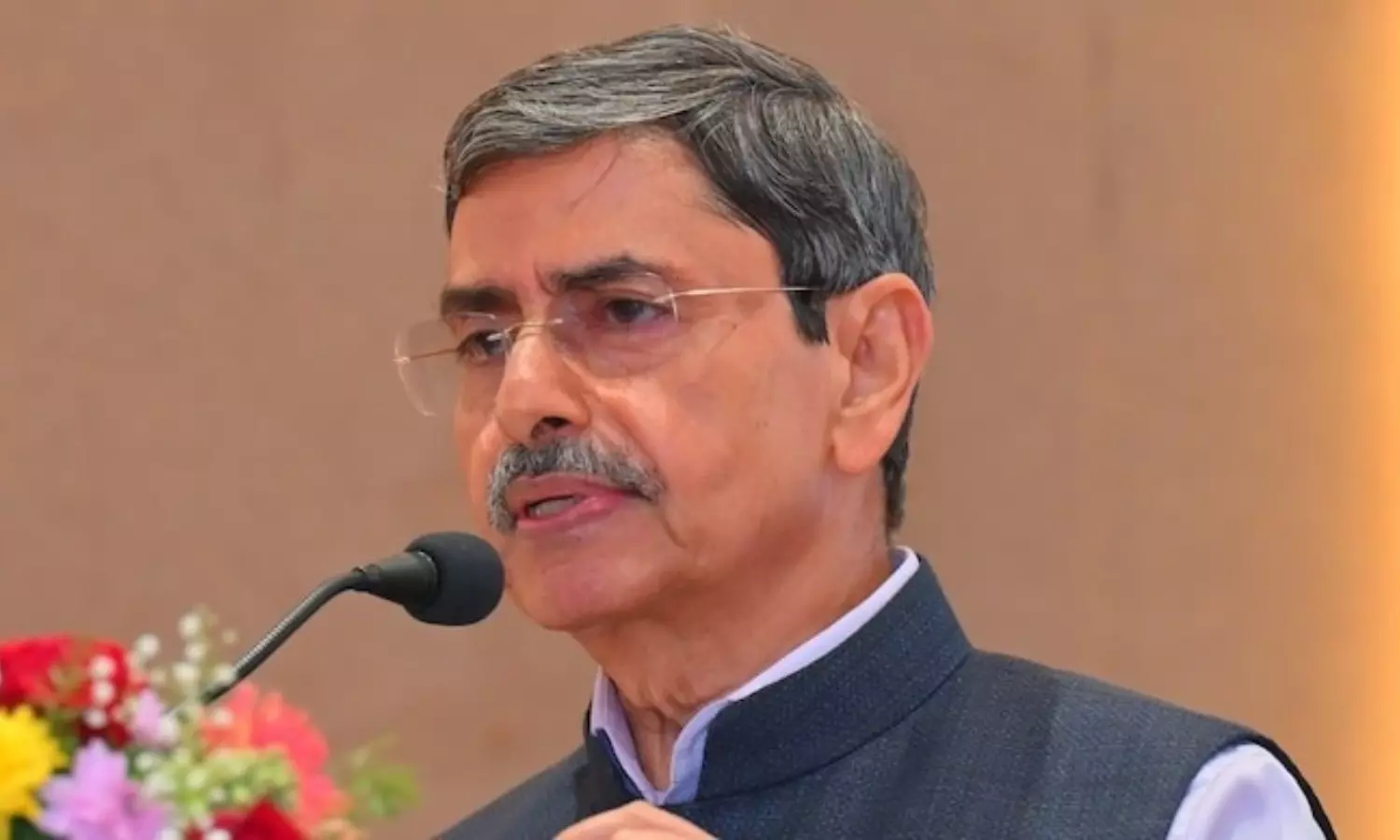 Viral News: విద్యార్థుల ముందు జై శ్రీరామ్‌ నినాద వివాదం.. చిక్కుల్లో గవర్నర్‌..!