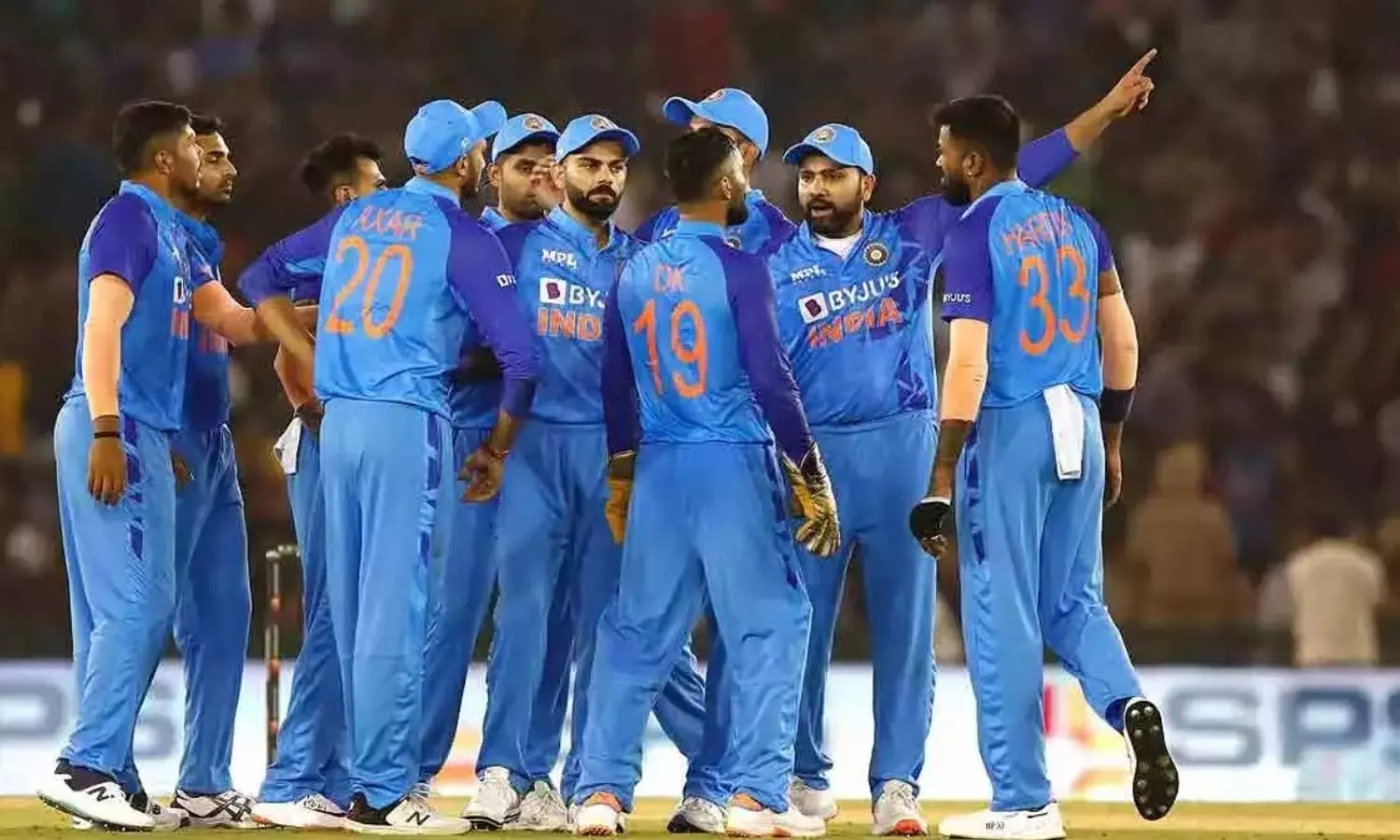 Team India: తమ్ముళ్లూ.. ఇది రాసిపెట్టుకోండి.. టీమిండియా భవిష్యత్ కెప్టెన్ అతనే..! Team India: తమ్ముళ్లూ.. ఇది రాసిపెట్టుకోండి.. టీమిండియా భవిష్యత్ కెప్టెన్ అతనే..!