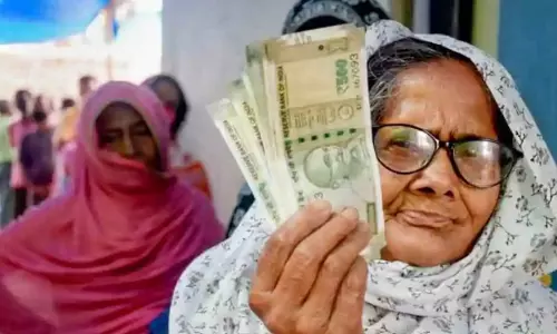 Pension: కేంద్ర ప్రభుత్వ బంపర్‌ ఆఫర్.. ప్రతినెలా రూ.5,000 పెన్షన్‌ పొందే ఛాన్స్‌..