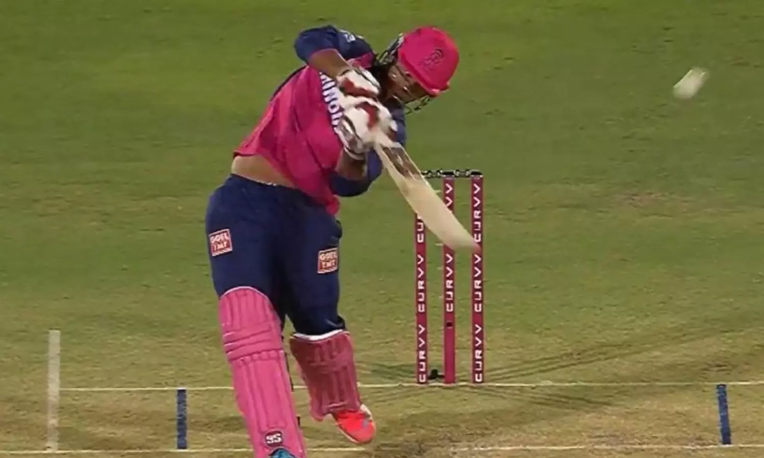 Vaibhav Suryavanshi: 14ఏళ్లకే ఐపీఎల్..మొదటి బంతికే సిక్స్.. దుమ్మురేపిన వైభవ్ సూర్యవంశీ