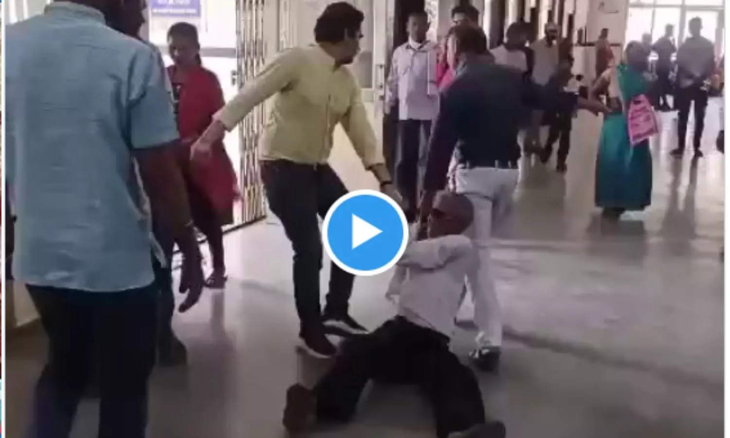 Old age man slapped, kicked and dragged by doctor in Madhya Pradesh hospital for breaking queue