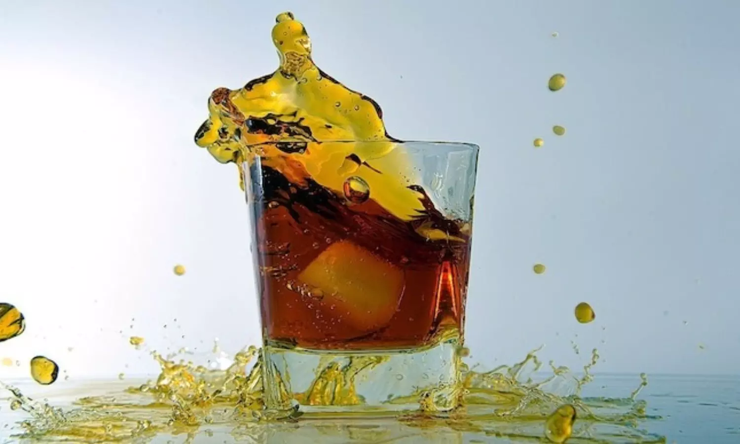 Female Alcohol Consumption: తెలంగాణలో మహిళలు తెగ తాగేస్తున్నారు.. సాక్ష్యాలు ఇవే! Female Alcohol Consumption: తెలంగాణలో మహిళలు తెగ తాగేస్తున్నారు.. సాక్ష్యాలు ఇవే!