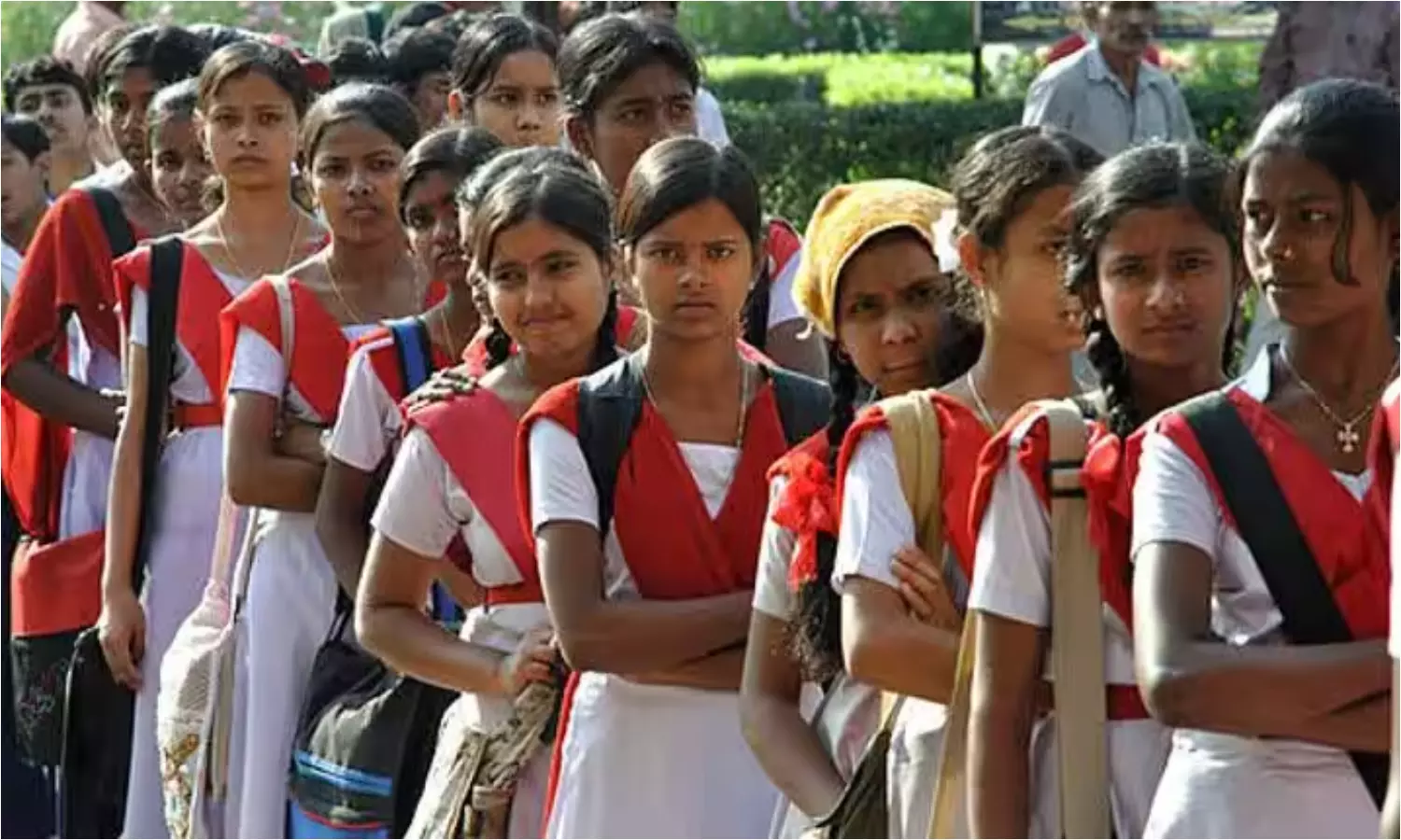 TS Inter Results: కరోనా తర్వాత తొలిసారి.. పాస్ పర్శంటేజ్లో సత్తా చాటిన ఇంటర్ పిల్లలు TS Inter Results: కరోనా తర్వాత తొలిసారి.. పాస్ పర్శంటేజ్లో సత్తా చాటిన ఇంటర్ పిల్లలు