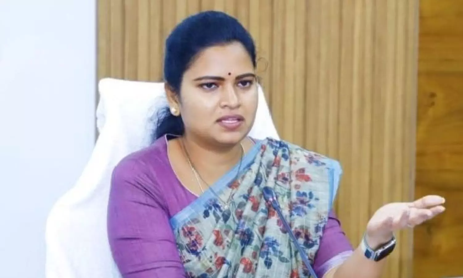 Vidadala Rajini: మాజీ మంత్రి విడదల రజిని అరెస్ట్కు రంగం సిద్ధం? All Set for Vidudala Rajinis Arrest