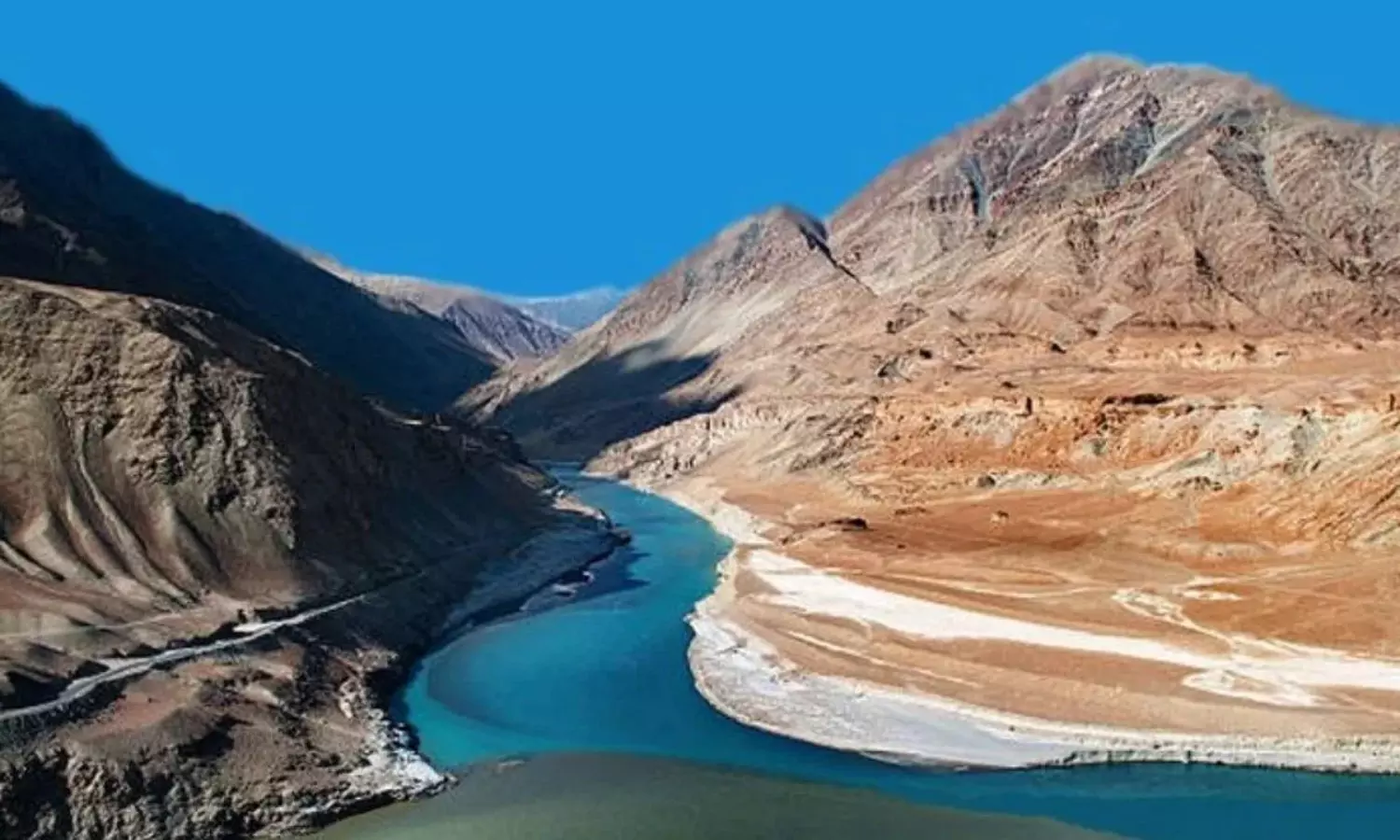 Pahalgam Effect: పహల్గాం ఎఫెక్ట్.. 10,000 మెగావాట్ల విద్యుత్ కాశ్మీర్ సొంతం Pahalgam Effect: పహల్గాం ఎఫెక్ట్.. 10,000 మెగావాట్ల విద్యుత్ కాశ్మీర్ సొంతం