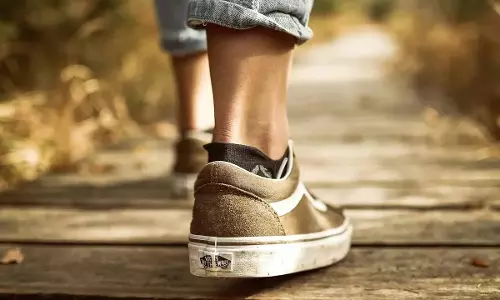 Fitness Trend: 40 నిమిషాల్లో 4 కి.మీ నడవడం కొత్త ఫిట్నెస్ మంత్రం.. లాభాలు తెలిస్తే షాక్ అవుతారు! Fitness Trend: 40 నిమిషాల్లో 4 కి.మీ నడవడం కొత్త ఫిట్నెస్ మంత్రం.. లాభాలు తెలిస్తే షాక్ అవుతారు!