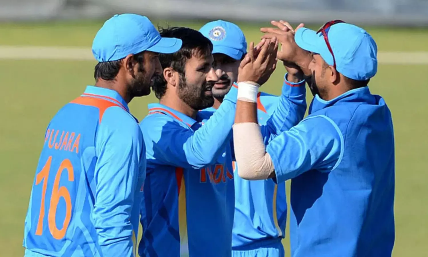 Parvez Rasool : టీమిండియాకు ఆడిన తొలి కాశ్మీరీ ప్లేయర్.. పర్వేజ్ రసూల్ ఇప్పుడు ఏం చేస్తున్నాడంటే? Parvez Rasool : టీమిండియాకు ఆడిన తొలి కాశ్మీరీ ప్లేయర్.. పర్వేజ్ రసూల్ ఇప్పుడు ఏం చేస్తున్నాడంటే?