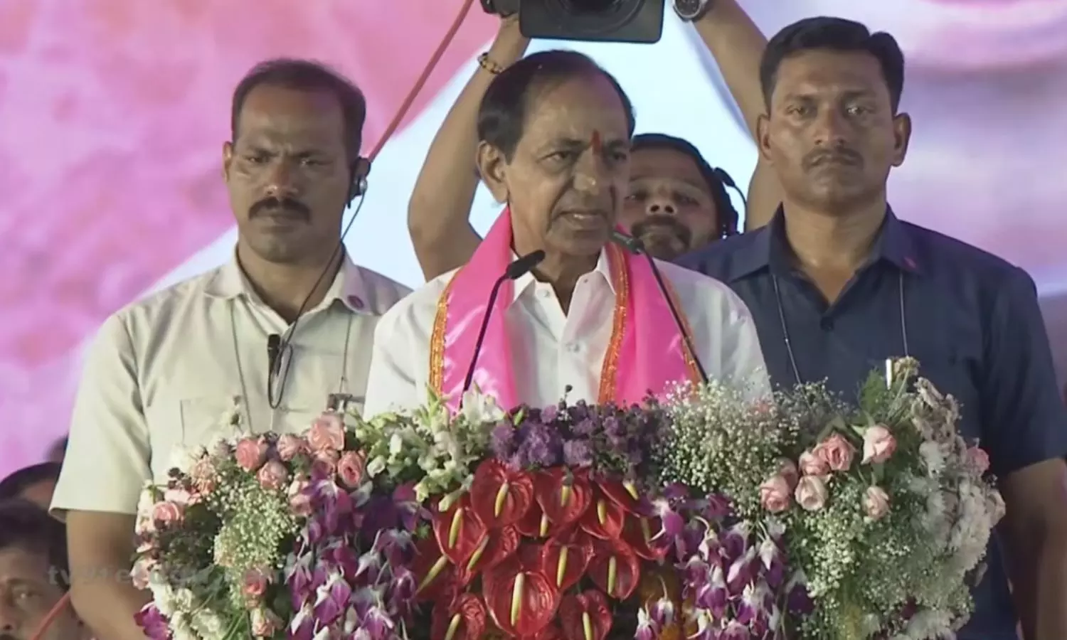 KCR Speech: కాంగ్రెస్ పార్టీకి ఏం మాయ రోగమొచ్చింది? వరంగల్ సభలో రేవంత్ రెడ్డి సర్కారుపై కేసీఆర్ వ్యంగ్యాస్త్రాలు KCR Speech: కాంగ్రెస్ పార్టీకి ఏం మాయ రోగమొచ్చింది? వరంగల్ సభలో రేవంత్ రెడ్డి సర్కారుపై కేసీఆర్ వ్యంగ్యాస్త్రాలు