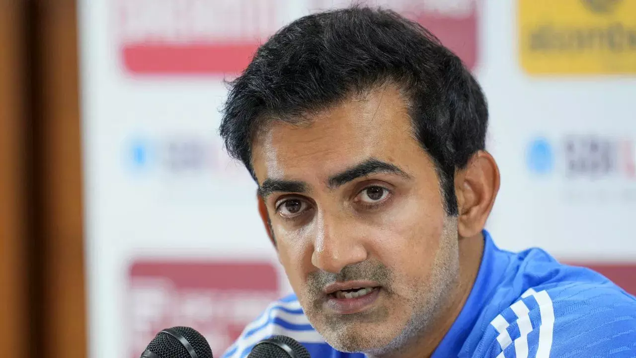 Gautam Gambhir :గంభీర్ను చంపేస్తానంటూ ఈమెయిల్స్.. గుజరాత్లో ఇంజనీరింగ్ విద్యార్థి అరెస్ట్! Gautam Gambhir :గంభీర్ను చంపేస్తానంటూ ఈమెయిల్స్.. గుజరాత్లో ఇంజనీరింగ్ విద్యార్థి అరెస్ట్!