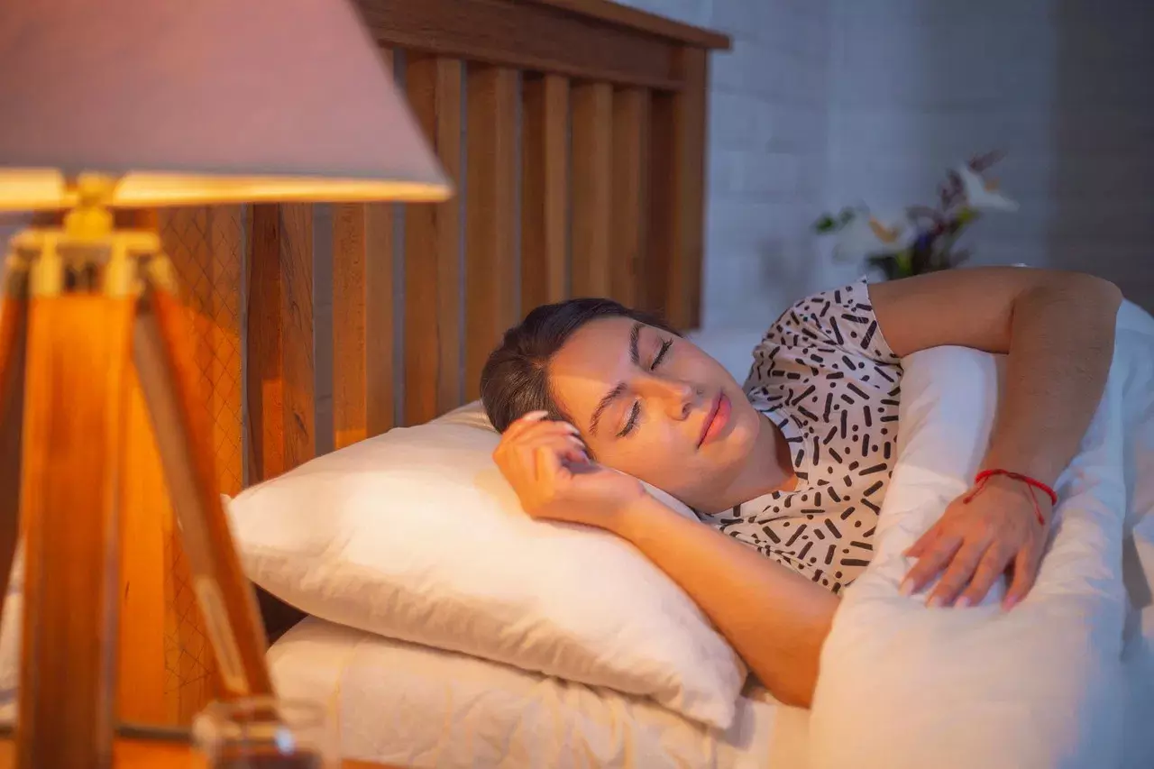 Right Sleeping Position : బోర్లా పడుకుంటే ఏమవుతుందో తెలుసా? షాకింగ్ విషయాలు! Right Sleeping Position : బోర్లా పడుకుంటే ఏమవుతుందో తెలుసా? షాకింగ్ విషయాలు!