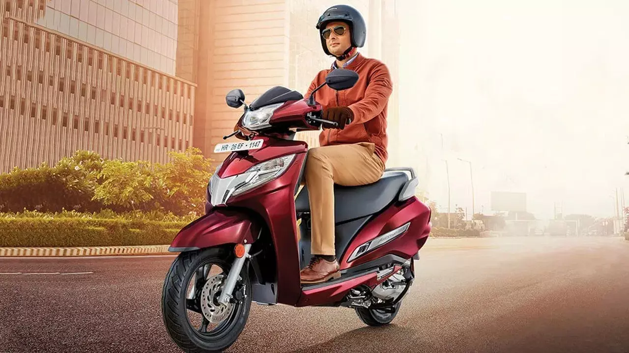 Two Wheeler Sales : డిమాండ్ ఎప్పటికీ తగ్గని టూ-వీలర్స్ ఇవే.. బుల్లెట్ వేగంతో సేల్స్ Two Wheeler Sales : డిమాండ్ ఎప్పటికీ తగ్గని టూ-వీలర్స్ ఇవే.. బుల్లెట్ వేగంతో సేల్స్