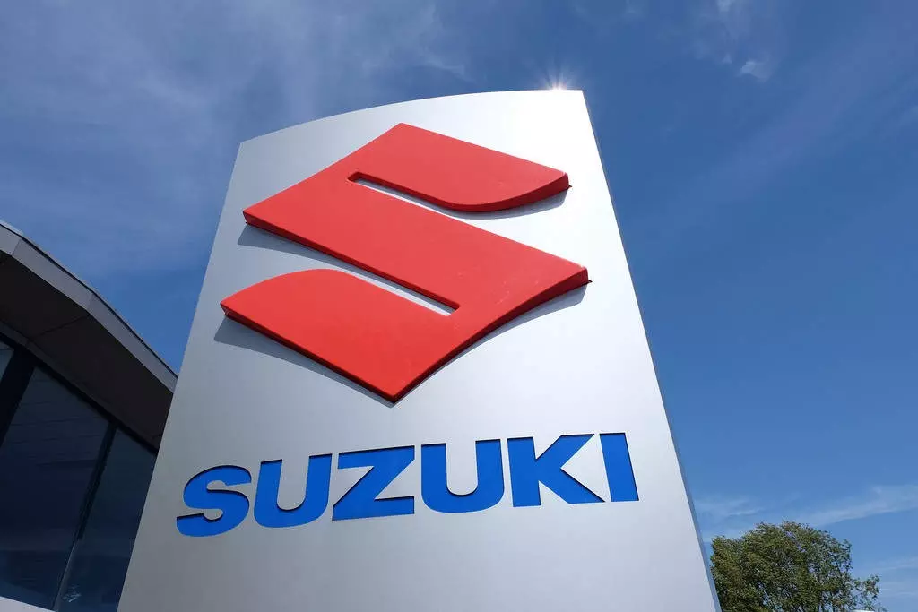 Maruti Suzuki: శుభవార్త.. భద్రతకే జై కొట్టిన మారుతి సుజికి.. అన్ని కార్లలో సిక్స్ ఎయిర్బ్యాగ్స్..! Maruti Suzuki: శుభవార్త.. భద్రతకే జై కొట్టిన మారుతి సుజికి.. అన్ని కార్లలో సిక్స్ ఎయిర్బ్యాగ్స్..!