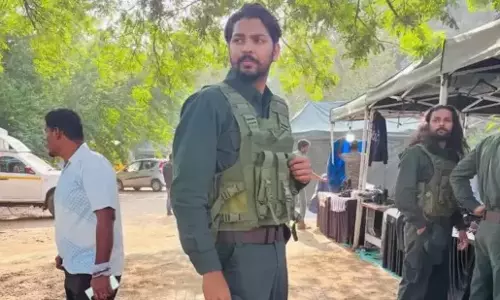 Actor: సీనీ ఇండస్ట్రీలో అలజడి.. నటుడి అనుమనాస్పద మృతి Actor: సీనీ ఇండస్ట్రీలో అలజడి.. నటుడి అనుమనాస్పద మృతి