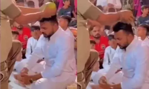 Viral Video: ఇదేం ఆచారం సామీ.. పెళ్లి కొడుకు తలను బద్ధలు కొట్టేస్తున్నారు. వైరల్ వీడియో Viral Video: ఇదేం ఆచారం సామీ.. పెళ్లి కొడుకు తలను బద్ధలు కొట్టేస్తున్నారు. వైరల్ వీడియో