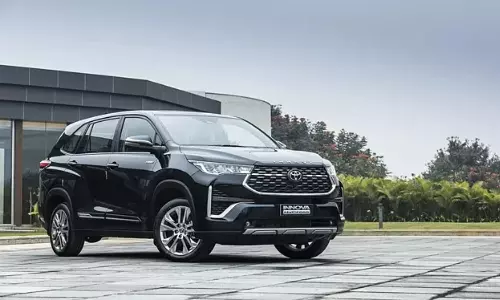 Toyota Innova Hycross Exclusive Edition launched: ఈ కారుకు దిష్టి తీయాల్సిందే.. ఇన్నోవా హైక్రాస్ కొత్త ఎక్స్క్లూజివ్ ఎడిషన్.. మూడు నెలలే ఛాన్స్..! Toyota Innova Hycross Exclusive Edition launched: ఈ కారుకు దిష్టి తీయాల్సిందే.. ఇన్నోవా హైక్రాస్ కొత్త ఎక్స్క్లూజివ్ ఎడిషన్.. మూడు నెలలే ఛాన్స్..!