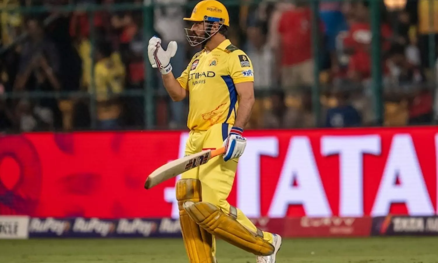 MS Dhoni Admits He Failed To Ease Pressure Puts Blame Of Defeat vs RCB MS Dhoni Admits He Failed To Ease Pressure Puts Blame Of Defeat vs RCB