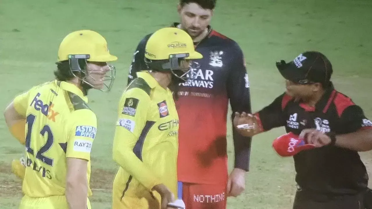 jadeja Confronts Umpire in Heated Exchange During Live RCB vs CSK Clash!