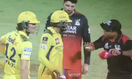 jadeja Confronts Umpire in Heated Exchange During Live RCB vs CSK Clash!