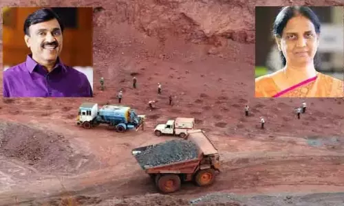 Sensational verdict by Nampally CBI court in OMC case.. Five people including Gali Janardhan Reddy sentenced