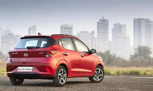 Hyundai i10 Nios: ఈ కారుపై రూ. 80,000 వరకూ తగ్గింపు.. త్వరపడండి.. ఈ నెలాఖరు వరకే అవకాశం..!