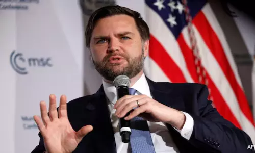 JD Vance: అణు యుద్దంతో ముగుస్తుందని ఆశిస్తున్న.. భారత్-పాక్  ఉద్రిక్తతపై జెడి వాన్స్ కీలక ప్రకటన..