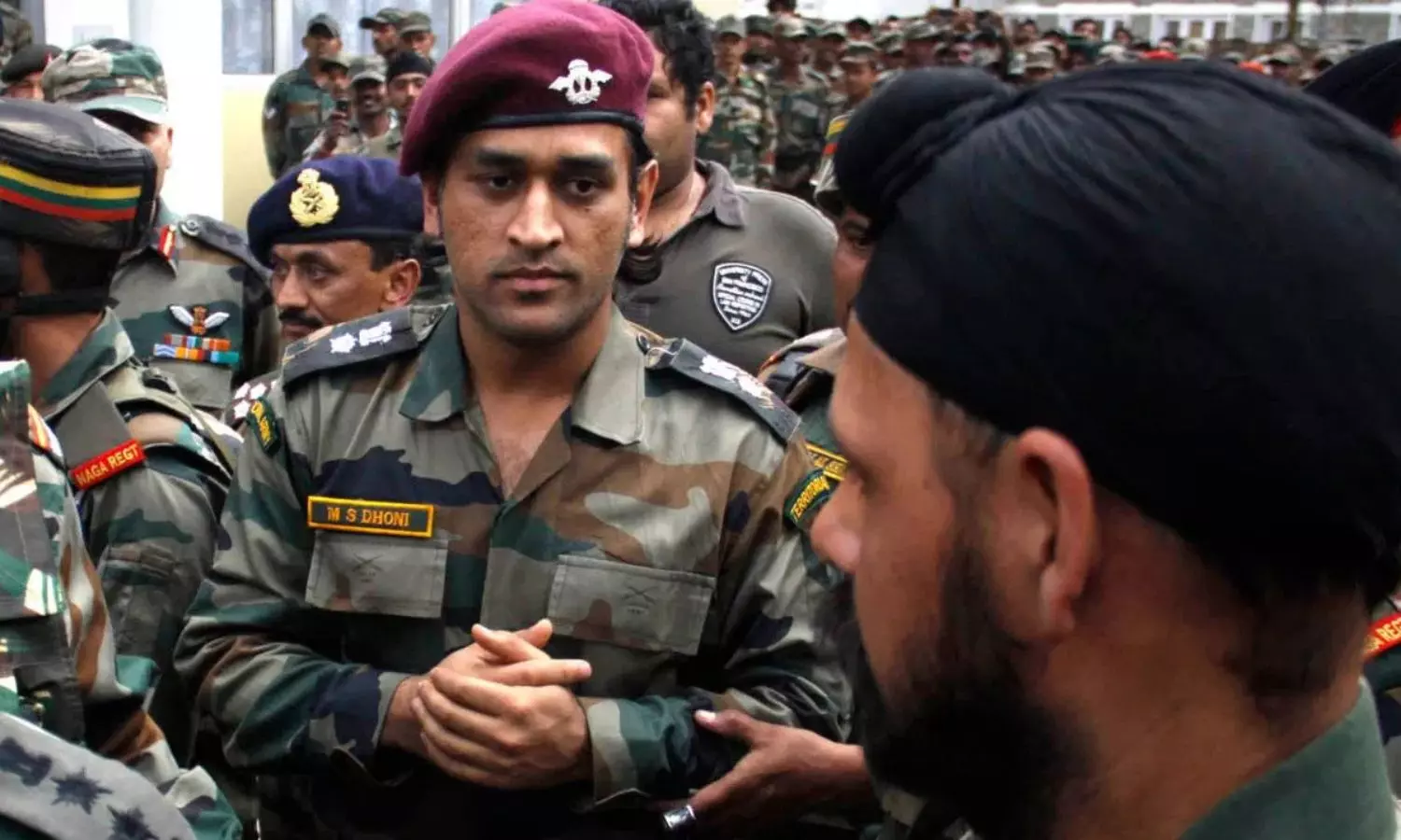 Will MS Dhoni Don Army Uniform Against Pakistan Big Decision Taken Amidst Tension Will MS Dhoni Don Army Uniform Against Pakistan Big Decision Taken Amidst Tension