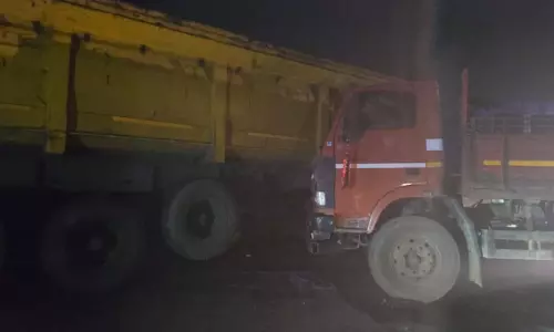 13 Killed Several Injured as Truck Rams Trailer in Chhattisgarh 13 Killed Several Injured as Truck Rams Trailer in Chhattisgarh