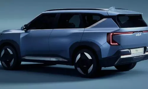 Upcoming Hybrid Cars: ఇండియన్ మార్కెట్లోకి టాప్ 3 హైబ్రిడ్ కార్లు.. బెస్ట్ మైలేజ్ పక్కా.. లాంచ్ ఎప్పుడంటే..? Upcoming Hybrid Cars: ఇండియన్ మార్కెట్లోకి టాప్ 3 హైబ్రిడ్ కార్లు.. బెస్ట్ మైలేజ్ పక్కా.. లాంచ్ ఎప్పుడంటే..?