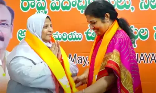 Zakia Khanam Joins in BJP After Resigns YSR Congress Party Zakia Khanam Joins in BJP After Resigns YSR Congress Party