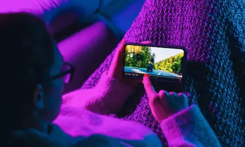 D2M: మొబైల్ డేటా లేకుండానే లైవ్ టీవీ.. అందుబాటులోకి కొత్త టెక్నాలజీ D2M: మొబైల్ డేటా లేకుండానే లైవ్ టీవీ.. అందుబాటులోకి కొత్త టెక్నాలజీ