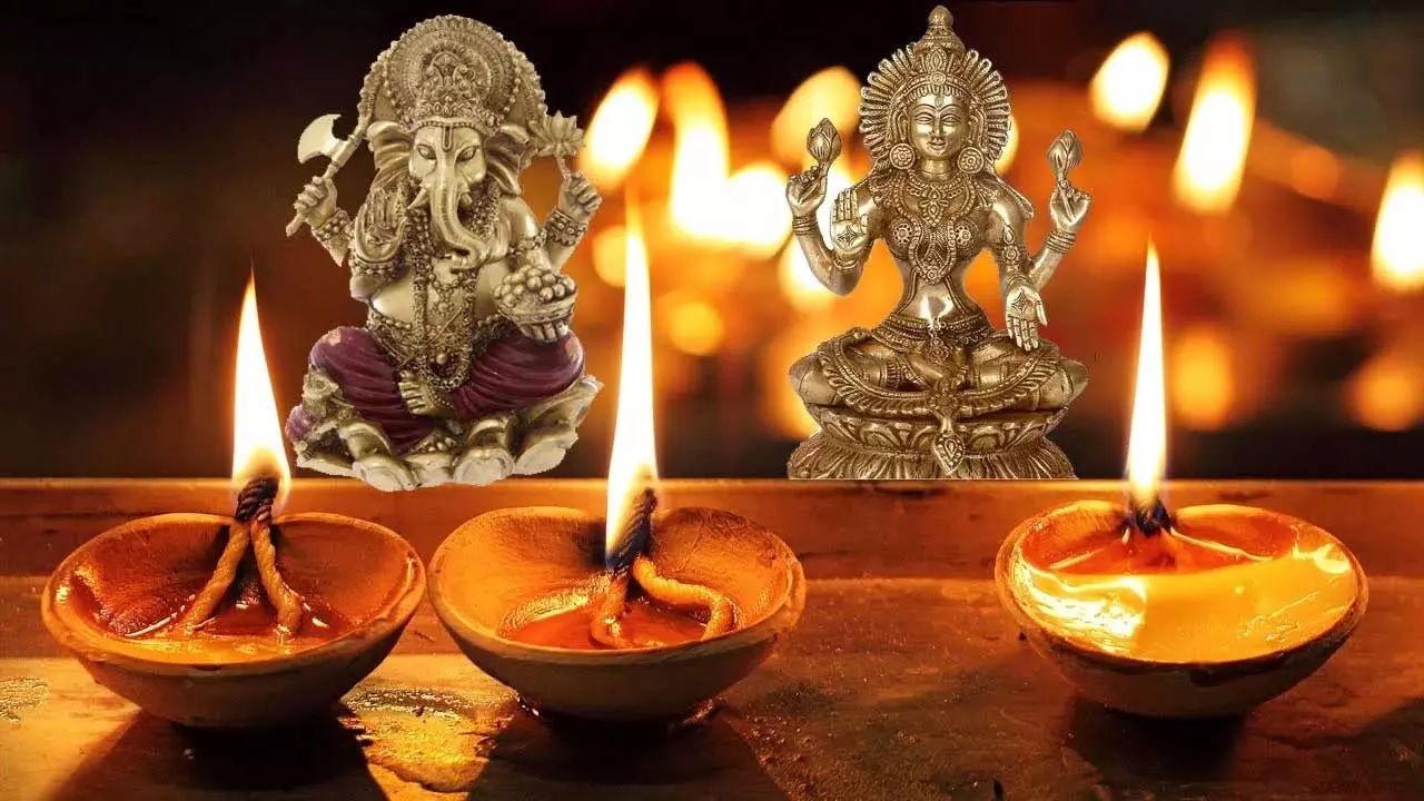 Evening Deepam Ritual: Vastu Rules to Attract Goddess Lakshmis Blessings Evening Deepam Ritual: Vastu Rules to Attract Goddess Lakshmis Blessings
