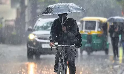 Cyclone Vayugundam to cross the coast today.. Heavy rains in Telugu states for 2 days