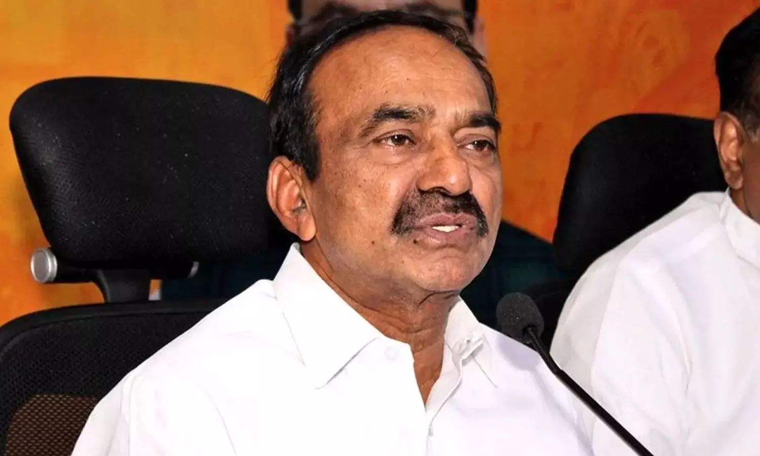 Etela Rajender: కాళేశ్వరం నోటీసులపై ఈటల రాజేందర్ ఆగ్రహం Etela Rajender: కాళేశ్వరం నోటీసులపై ఈటల రాజేందర్ ఆగ్రహం