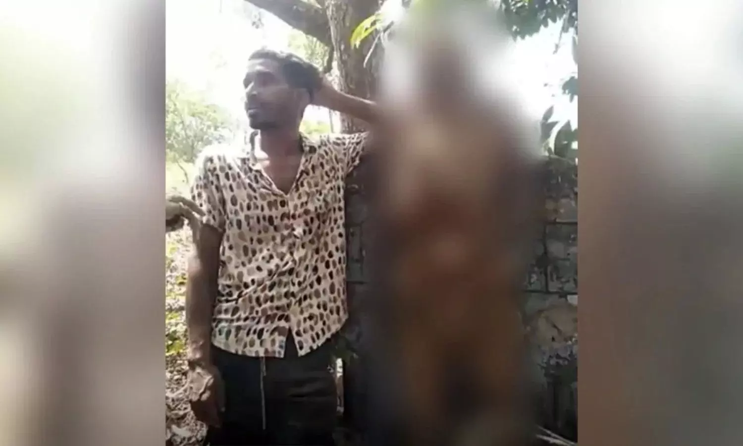 Viral: మనిషేనా వీడు.. సమాధిలో శవాన్ని బయటకు తీసి సెల్ఫీ దిగిన వ్యక్తి. Viral: మనిషేనా వీడు.. సమాధిలో శవాన్ని బయటకు తీసి సెల్ఫీ దిగిన వ్యక్తి.