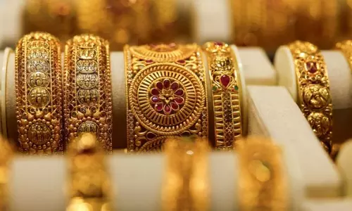 Gold price crosses one lakh rupees in Delhi market today Gold price crosses one lakh rupees in Delhi market today